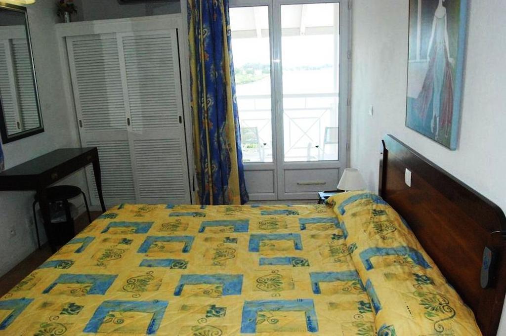 Hotel Saint John Perse ปวงต์-ตา-ปิตร์ ห้อง รูปภาพ