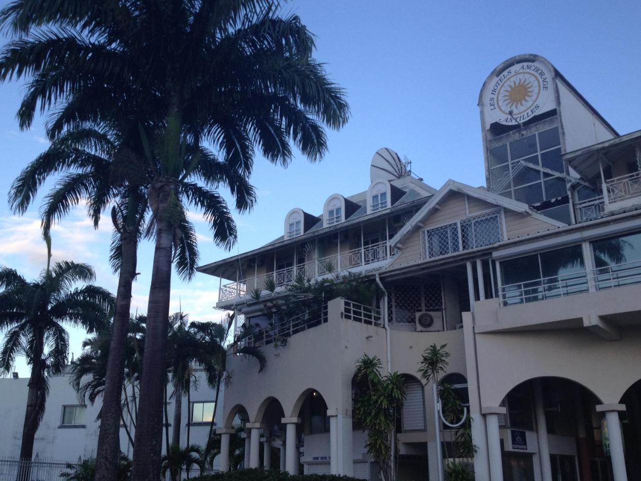 Hotel Saint John Perse ปวงต์-ตา-ปิตร์ ภายนอก รูปภาพ