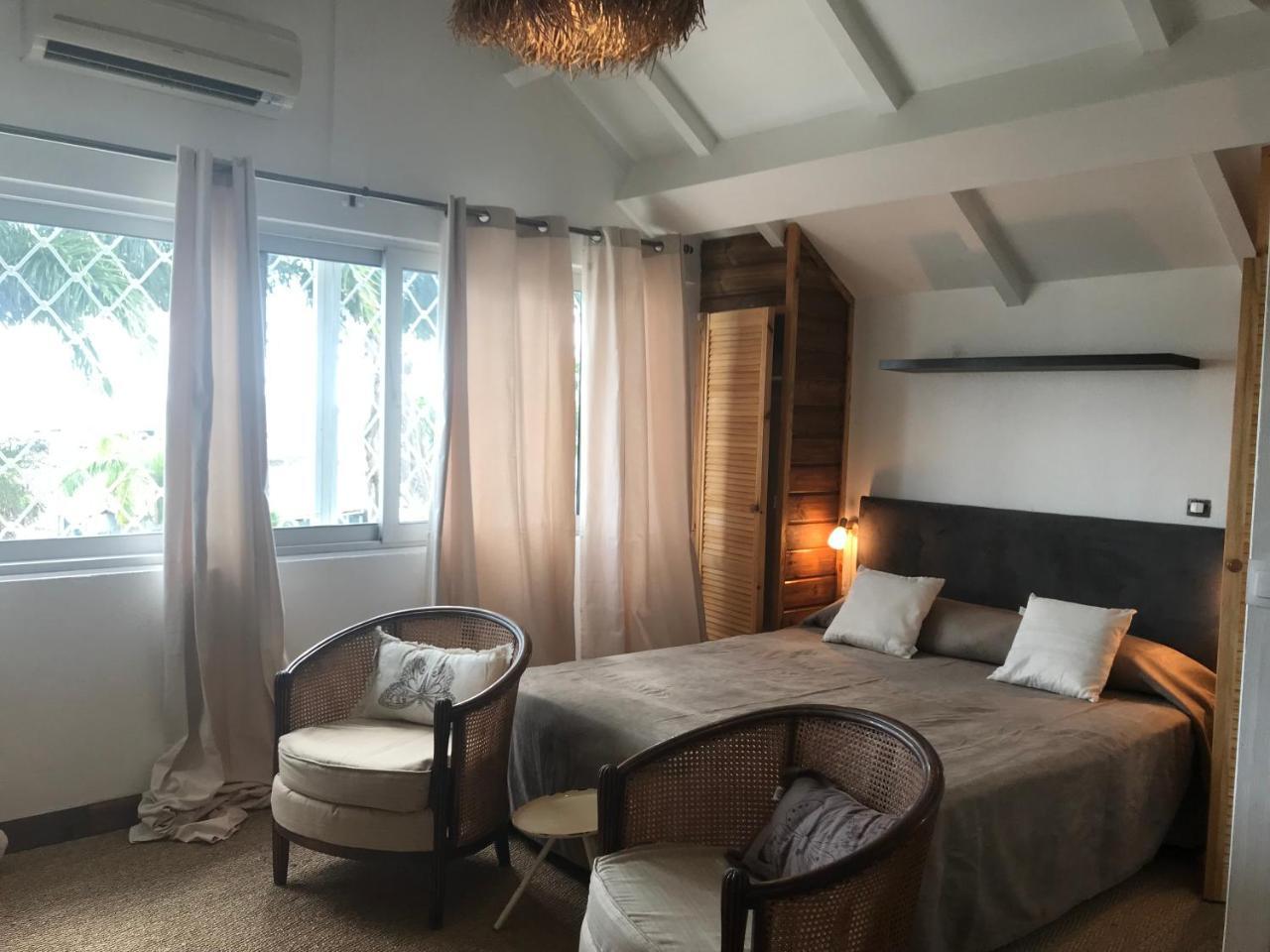Hotel Saint John Perse ปวงต์-ตา-ปิตร์ ภายนอก รูปภาพ